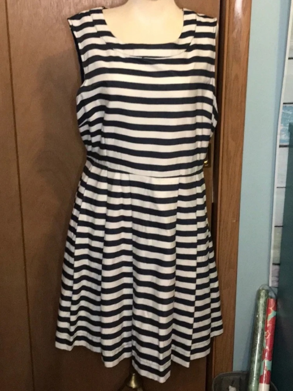 Dorothy Perkins navy & White striped pleated dress size 14 US